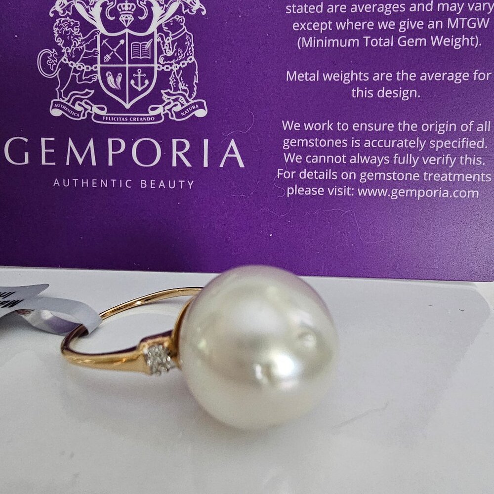 10k Yellow Gold  14 mm White Cultured South Sea Pearl  Ring. Size 8